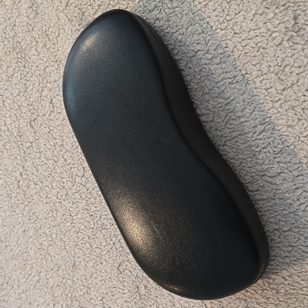 RAY-BAN Sunglasses Case with Cleaning Cloth | Black Hard Shell Eyewear Protector - Picture 5 of 9